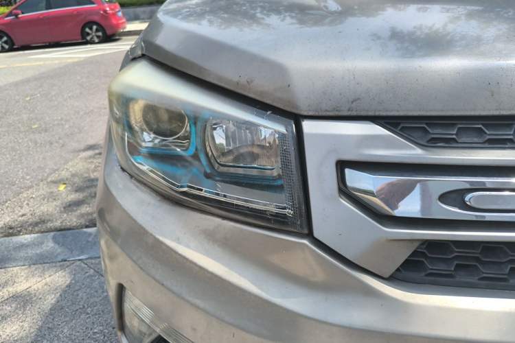 Used CHANGAN CS75 2014 2.0L Manual Luxury Version China IV Standard Right Front Headlight