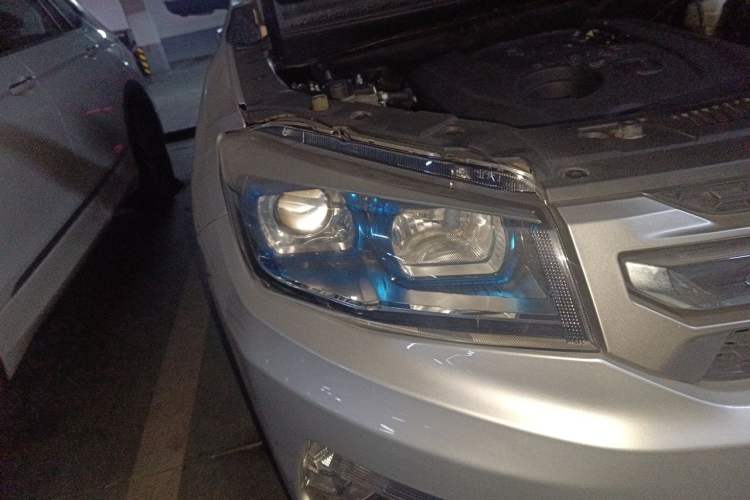 Used CHANGAN CS75 2014 1.8T Automatic Elite Version China V Standard Right Front Headlight