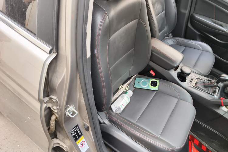 Used CHANGAN CS75 2014 1.8T Automatic Elite Version China V Standard Right Front Seat