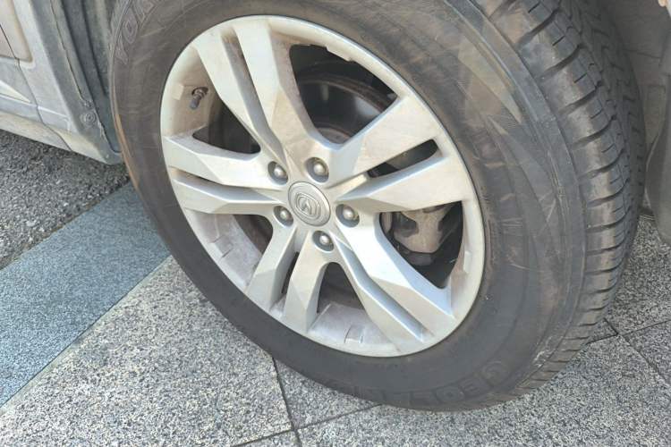 Used CHANGAN CS75 2014 2.0L Manual Luxury Version China IV Standard Right Front Wheel Hub