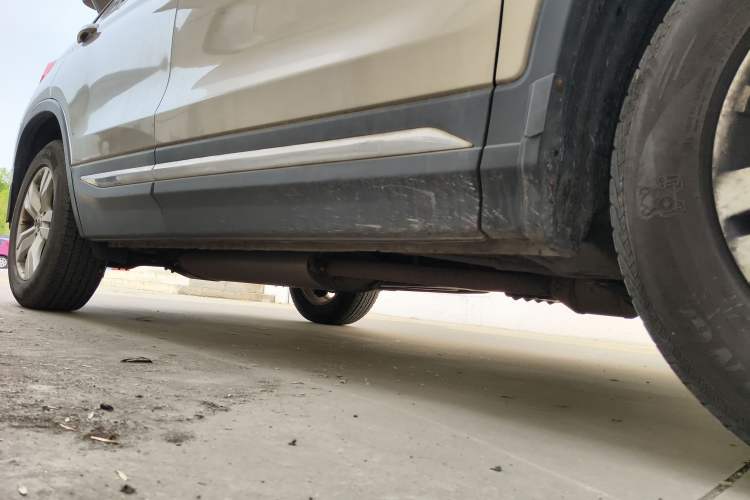 Used CHANGAN CS75 2014 1.8T Automatic Elite Version China V Standard Right Side Sill