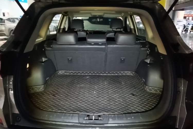 Used CHANGAN CS75 2014 1.8T Automatic Elite Version China V Standard Trunk