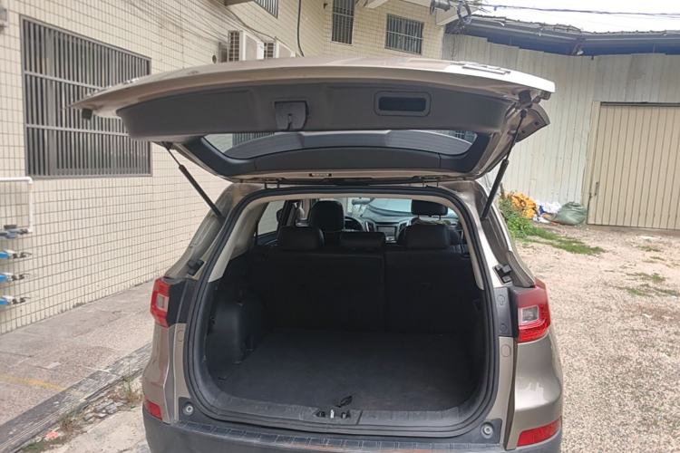 Used CHANGAN CS75 2014 1.8T Automatic Prestige Model China V Standard Trunk