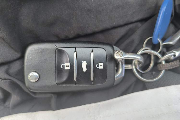 Used CHANGAN CS75 2014 2.0L Manual Luxury Version China IV Standard Vehicle Key