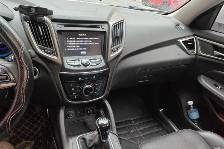 Used CHANGAN CS75 2014 2.0L Manual Leading Version China IV Standard Audio And AC Panel
