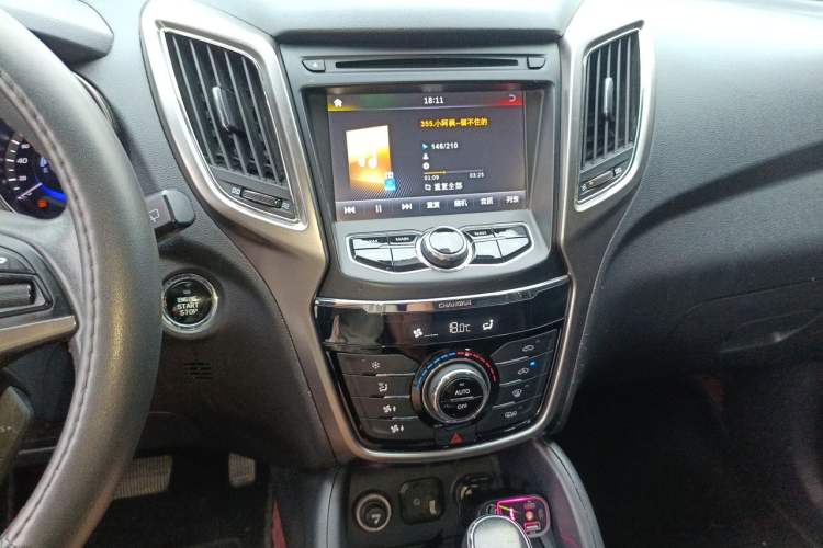 Used CHANGAN CS75 2014 1.8T Automatic Elite Model China IV Standard Audio And AC Panel