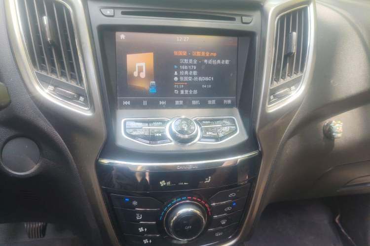 Used CHANGAN CS75 2014 2.0L Manual Luxury Version China IV Standard Audio And AC Panel