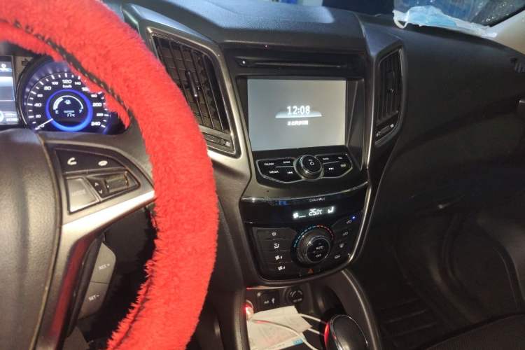 Used CHANGAN CS75 2014 1.8T Automatic Elite Model China IV Standard Audio And AC Panel