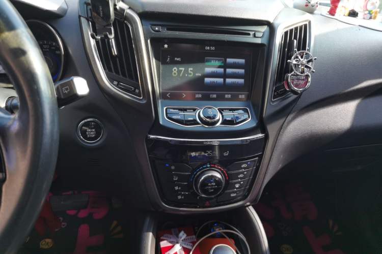 Used CHANGAN CS75 2014 1.8T Automatic Elite Model China IV Standard Audio And AC Panel