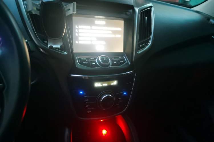 Used CHANGAN CS75 2014 2.0L Manual Leading Model China V Standard Audio And AC Panel