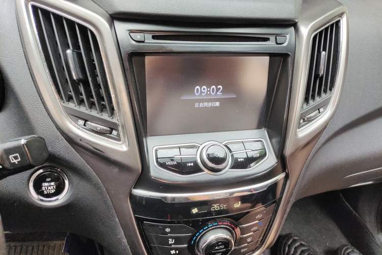 Used CHANGAN CS75 2014 1.8T Automatic Elite Version China V Standard Audio And AC Panel