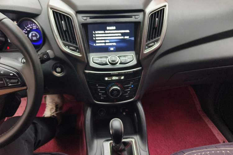 Used CHANGAN CS75 2014 1.8T Automatic Fashion Model China V Standard Audio And AC Panel