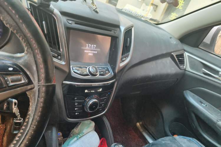 Used CHANGAN CS75 2014 2.0L Manual Luxury Version China V Standard Audio And AC Panel