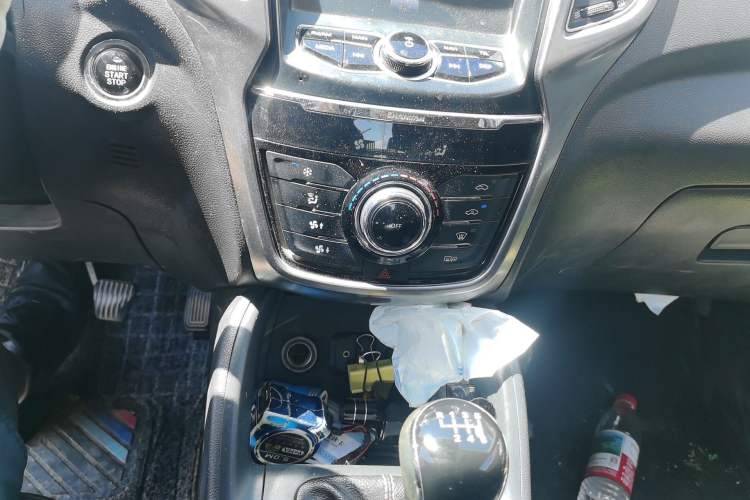 Used CHANGAN CS75 2014 2.0L Manual Leading Version China IV Standard Audio And AC Panel