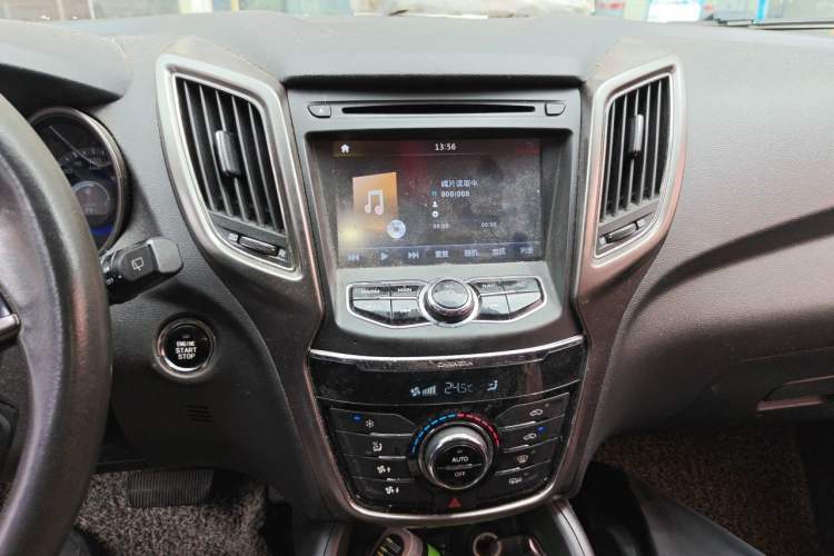 Used CHANGAN CS75 2014 1.8T Automatic Elite Model China IV Standard Audio And AC Panel