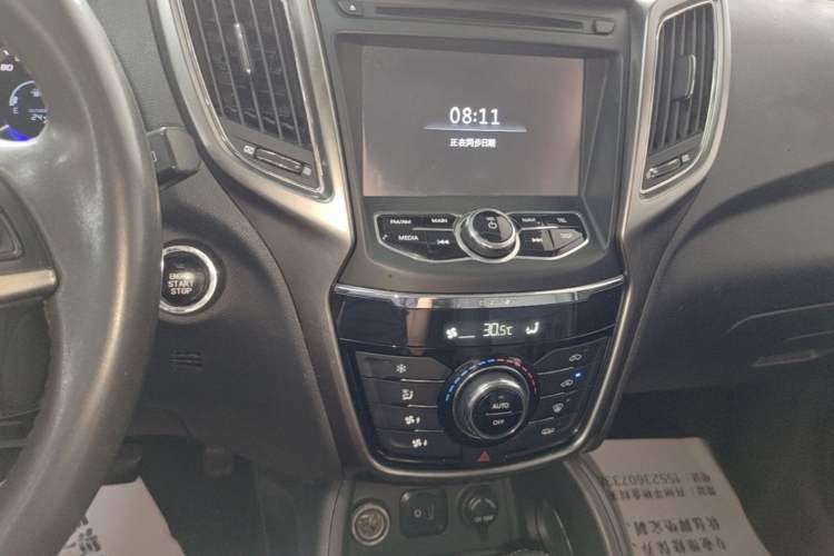 Used CHANGAN CS75 2014 1.8T Automatic Elite Model China IV Standard Audio And AC Panel