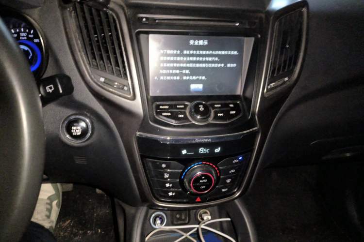 Used CHANGAN CS75 2014 1.8T Automatic Elite Version China V Standard Audio And AC Panel