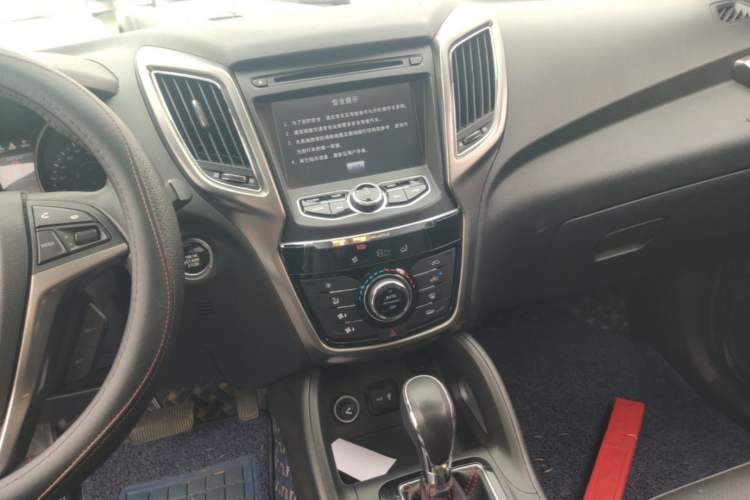 Used CHANGAN CS75 2014 1.8T Automatic Prestige Model China IV Standard Audio And AC Panel