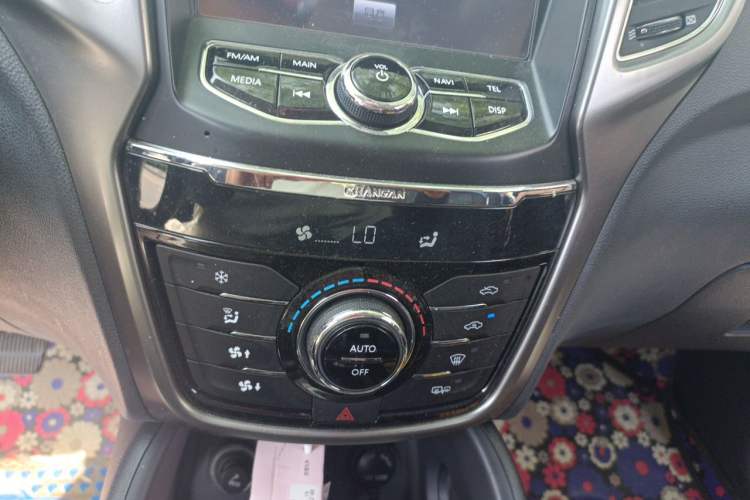 Used CHANGAN CS75 2014 1.8T Automatic Elite Model China IV Standard Audio And AC Panel