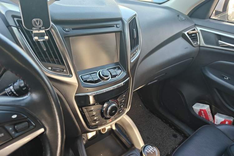 Used CHANGAN CS75 2014 2.0L Manual Comfort Version China IV Standard Audio And AC Panel