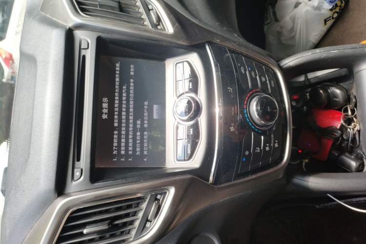 Used CHANGAN CS75 2014 2.0L Manual Luxury Version China IV Standard Audio And AC Panel