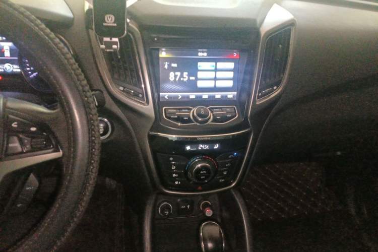 Used CHANGAN CS75 2014 1.8T Automatic Elite Model China IV Standard Audio And AC Panel
