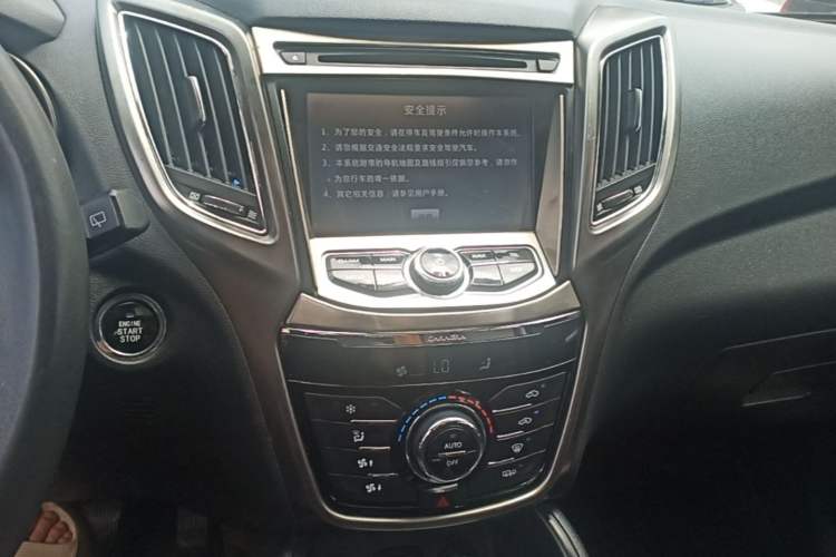 Used CHANGAN CS75 2014 1.8T Automatic Elite Version China V Standard Audio And AC Panel