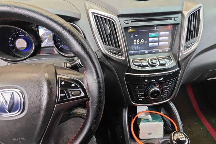 Used CHANGAN CS75 2014 2.0L Manual Leading Version China IV Standard Audio And AC Panel