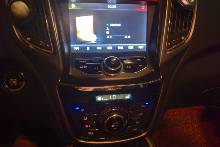 Used CHANGAN CS75 2014 1.8T Automatic Elite Version China V Standard Audio And AC Panel