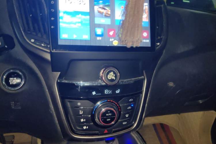 Used CHANGAN CS75 2014 1.8T Automatic Elite Model China IV Standard Audio And AC Panel