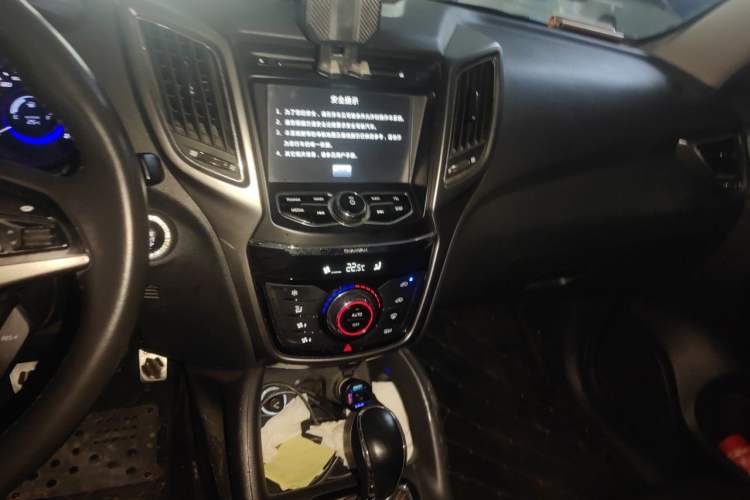 Used CHANGAN CS75 2014 1.8T Automatic Elite Version China V Standard Audio And AC Panel