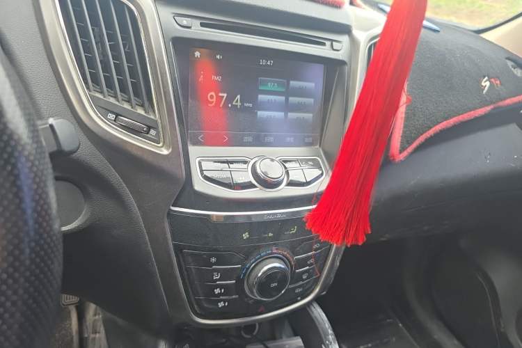Used CHANGAN CS75 2014 2.0L Manual Luxury Version China IV Standard Audio And AC Panel