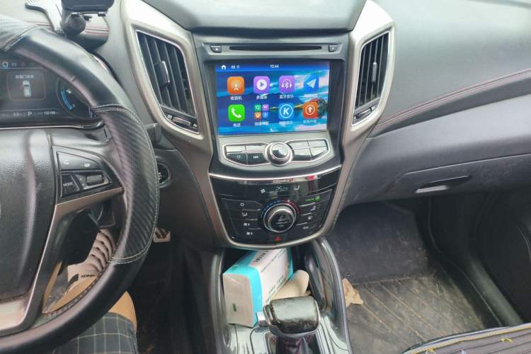 Used CHANGAN CS75 2014 1.8T Automatic Elite Model China IV Standard Audio And AC Panel