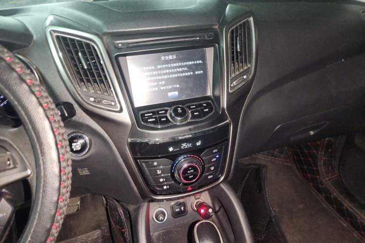 Used CHANGAN CS75 2014 1.8T Automatic Elite Model China IV Standard Audio And AC Panel