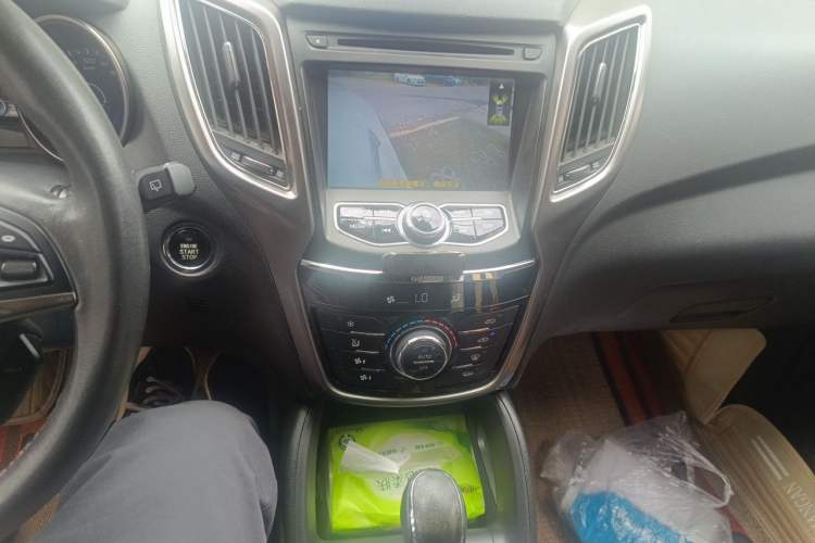 Used CHANGAN CS75 2014 1.8T Automatic Prestige Model China V Standard Audio And AC Panel