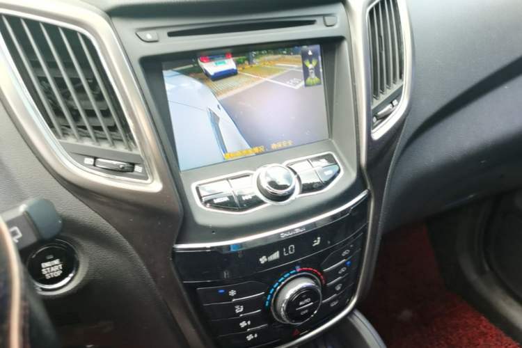 Used CHANGAN CS75 2014 1.8T Automatic Prestige Model China IV Standard Audio And AC Panel