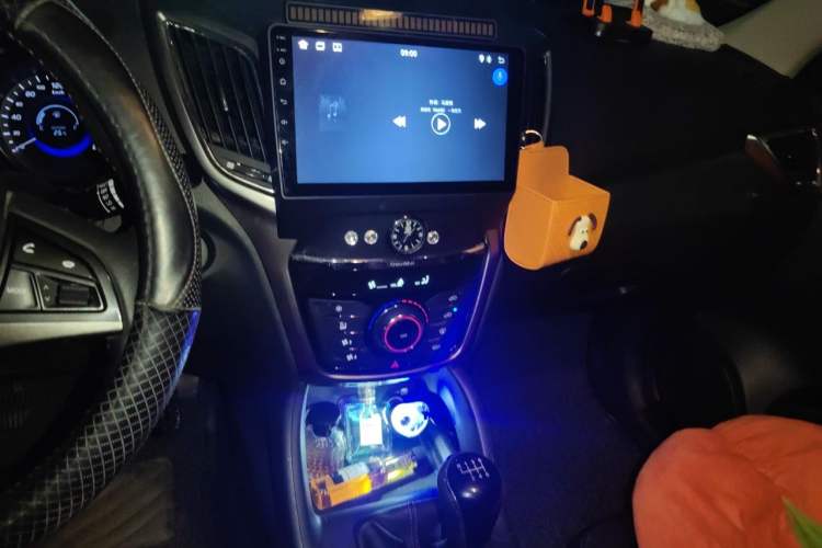 Used CHANGAN CS75 2014 2.0L Manual Luxury Version China V Standard Audio And AC Panel