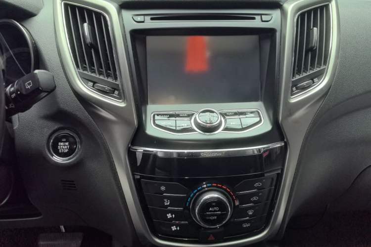 Used CHANGAN CS75 2014 1.8T Automatic Elite Model China IV Standard Audio And AC Panel