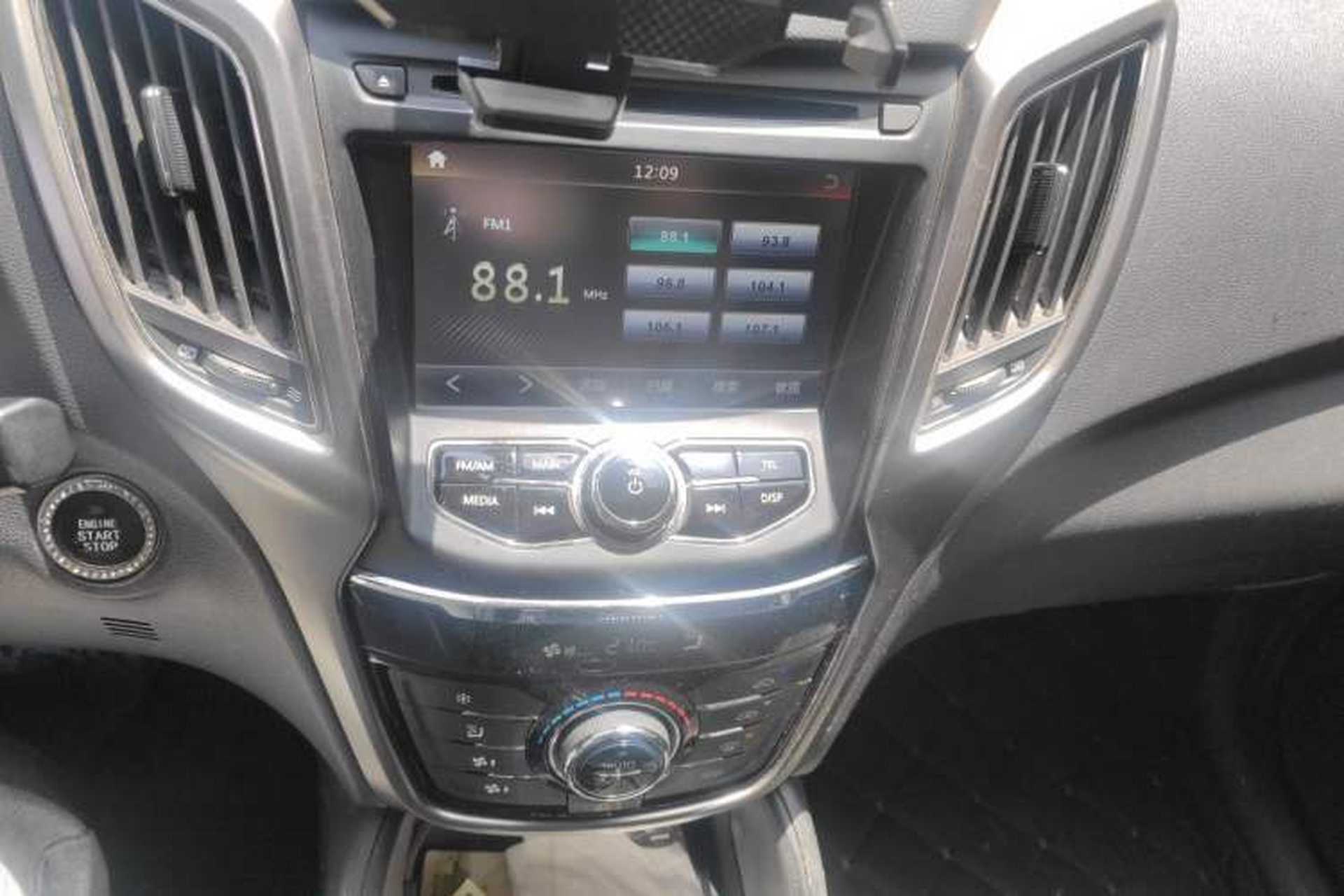 Used CHANGAN CS75 2014 1.8T Automatic Elite Version China V Standard Audio And AC Panel