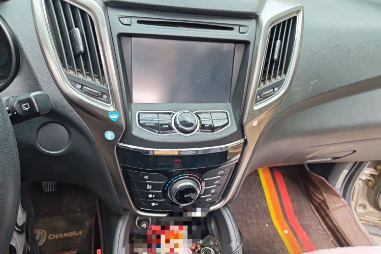 Used CHANGAN CS75 2014 2.0L Manual Luxury Version China IV Standard Audio And AC Panel
