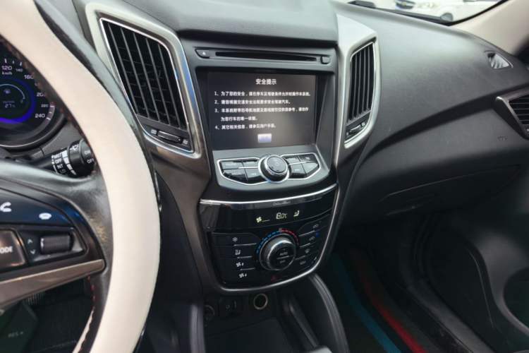 Used CHANGAN CS75 2014 1.8T Automatic Elite Model China IV Standard Audio And AC Panel