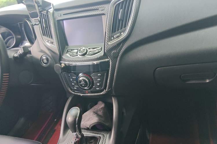 Used CHANGAN CS75 2014 1.8T Automatic Prestige Model China IV Standard Audio And AC Panel
