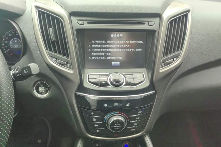 Used CHANGAN CS75 2014 1.8T Automatic Elite Model China IV Standard Audio And AC Panel
