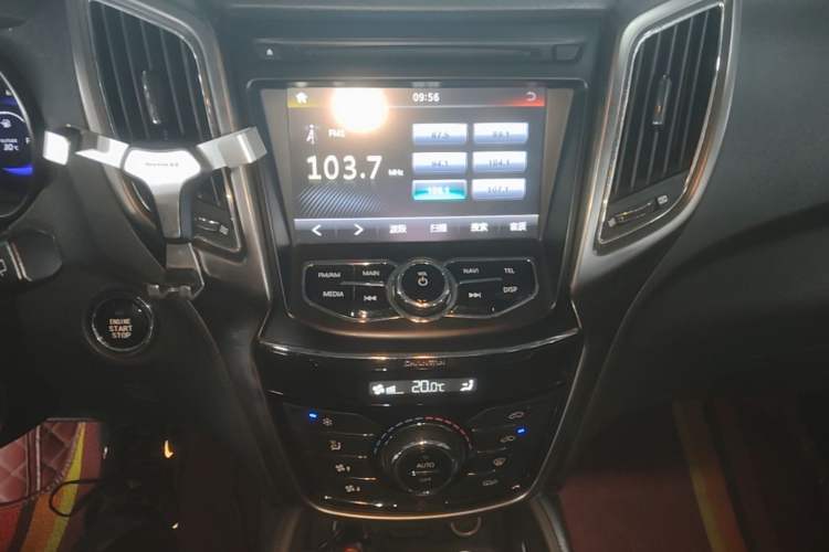 Used CHANGAN CS75 2014 1.8T Automatic Elite Version China V Standard Audio And AC Panel