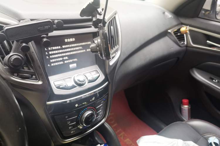 Used CHANGAN CS75 2014 2.0L Manual Luxury Version China V Standard Audio And AC Panel
