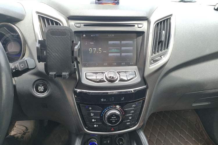 Used CHANGAN CS75 2014 1.8T Automatic Elite Version China V Standard Audio And AC Panel