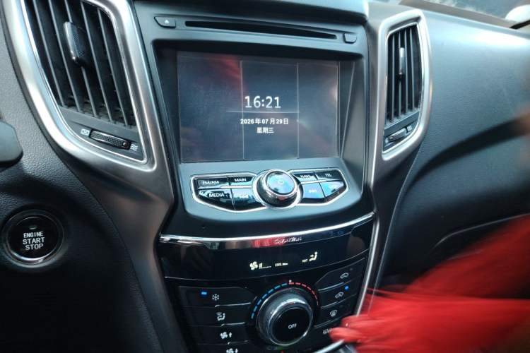 Used CHANGAN CS75 2014 2.0L Manual Leading Model China V Standard Audio And AC Panel