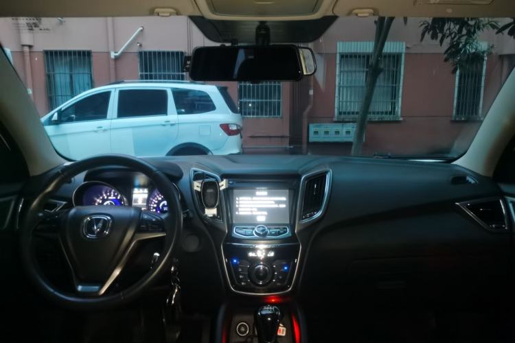 Used CHANGAN CS75 2014 2.0L Manual Leading Model China V Standard Center Console