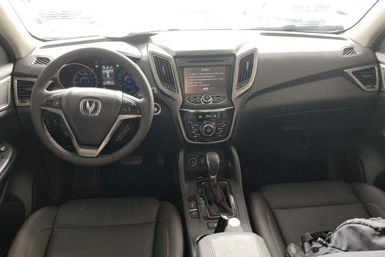 Used CHANGAN CS75 2014 1.8T Automatic Prestige Model China IV Standard Center Console
