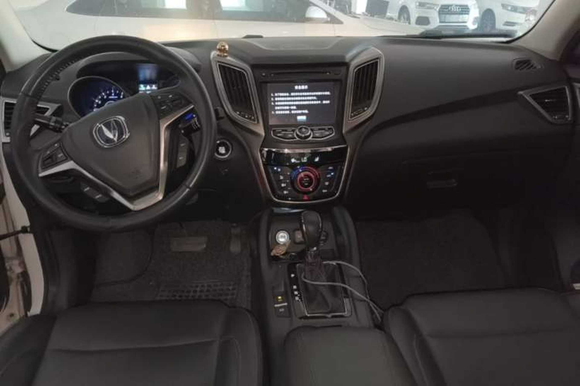 Used CHANGAN CS75 2014 1.8T Automatic Elite Model China IV Standard Center Console